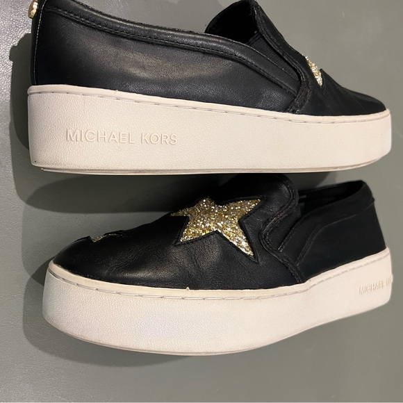 MICHAEL KORS leather stacked sole slip on flats. 🖤💛🤍 - Picture 3 of 6